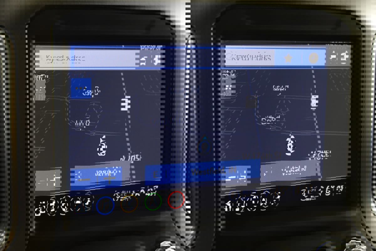 Used 2022 GMC Sierra 2500 Denali w/ Snow Plow Prep/Camper Package image 9