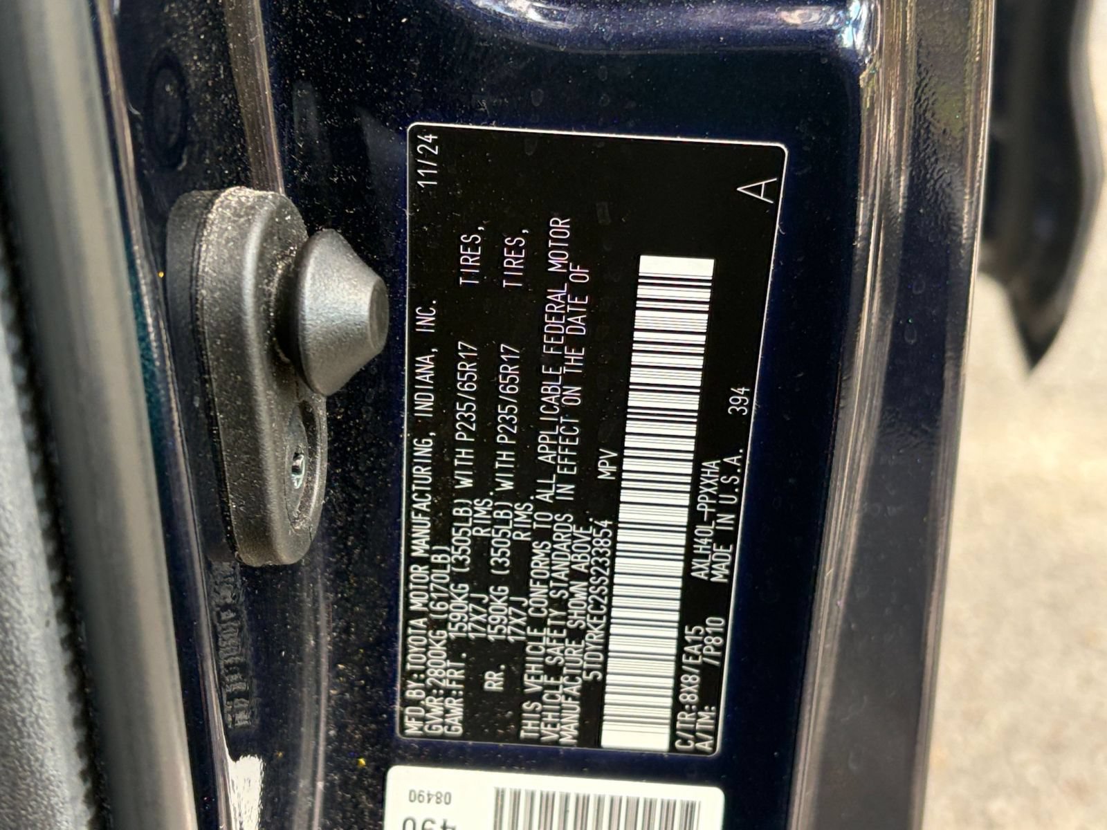 Used 2025 Toyota Sienna XLE FWD image 32