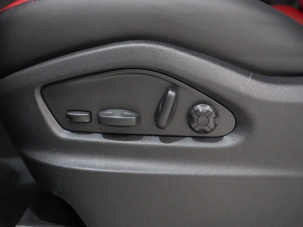 Certified 2026 Porsche Cayenne Coupe AWD/4WD image 25