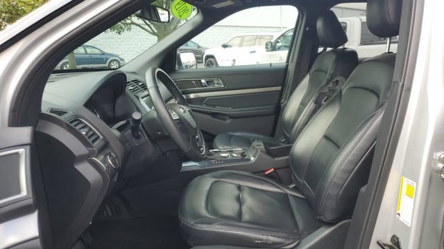 Used 2019 Ford Explorer XLT w/ Equipment Group 202A AWD/4WD image 4