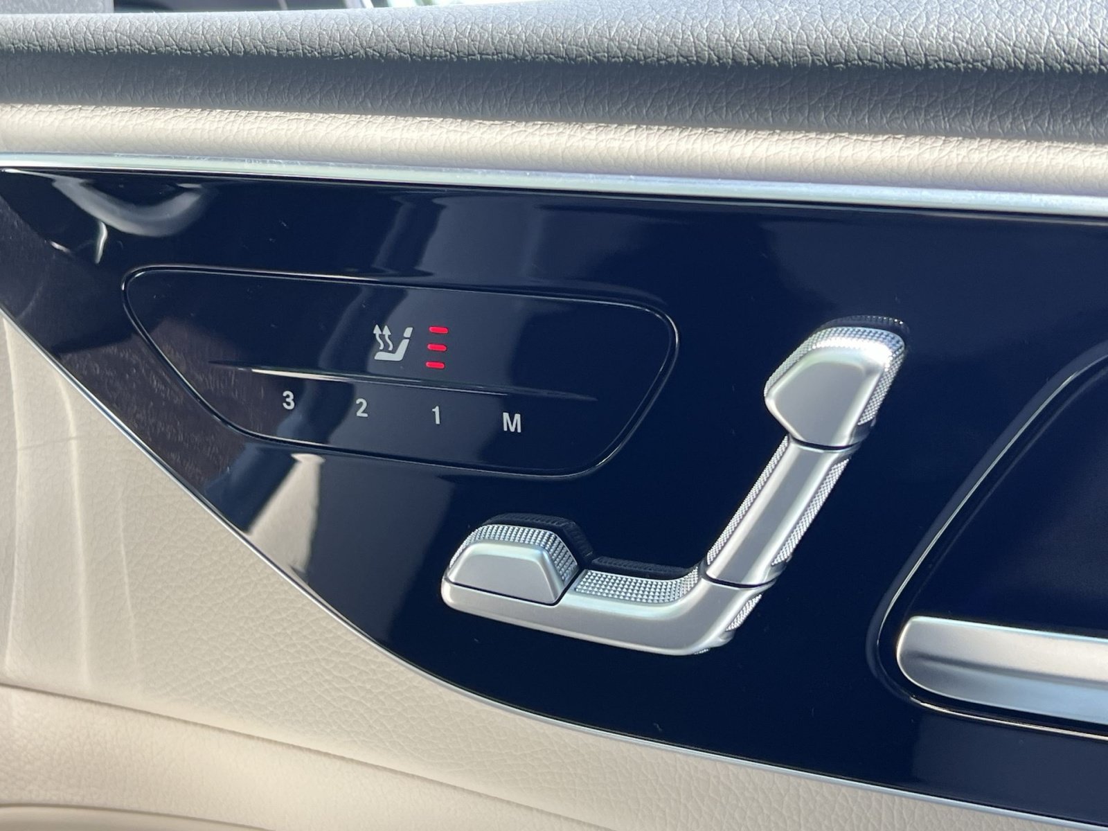 New 2026 Mercedes-Benz C 300 4MATIC Sedan image 40