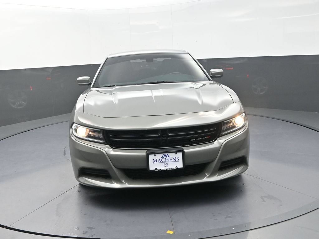 Used 2019 Dodge Charger SXT RWD image 2