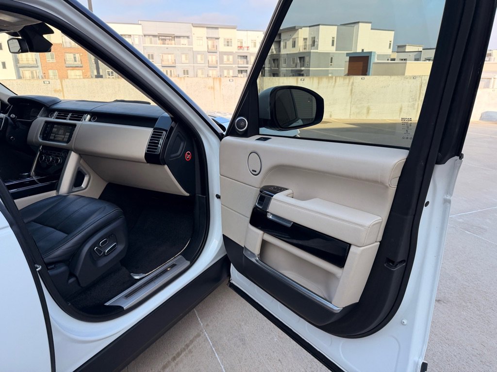Used 2014 Land Rover Range Rover Autobiography image 25