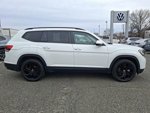 Used 2023 Volkswagen Atlas SE w/ Black Wheel Package image 7