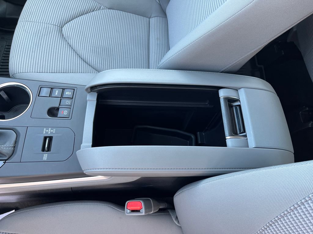 Certified 2023 Toyota Highlander L image 29