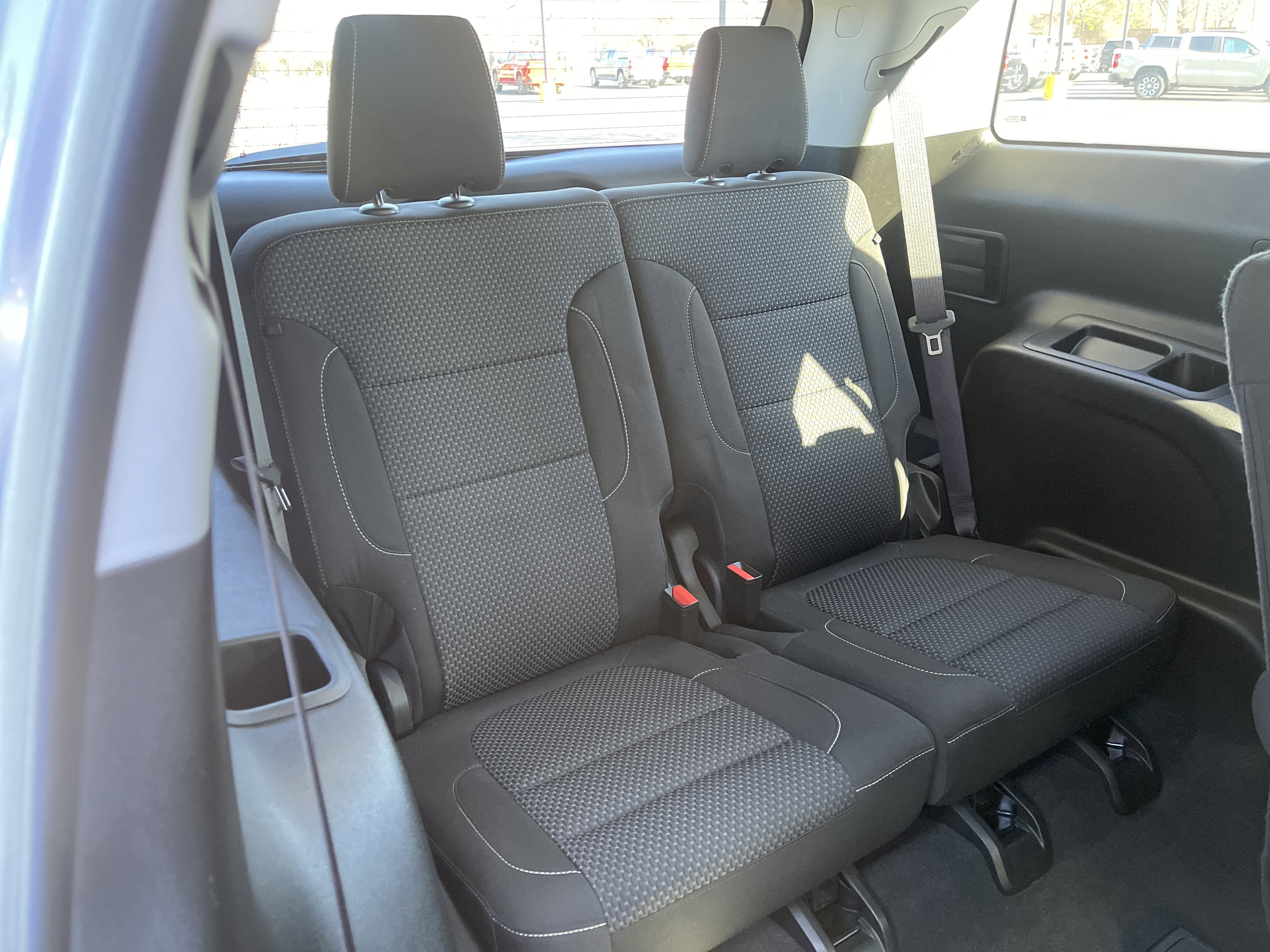 Used 2023 GMC Acadia SLE w/ Driver Convenience Package image 40