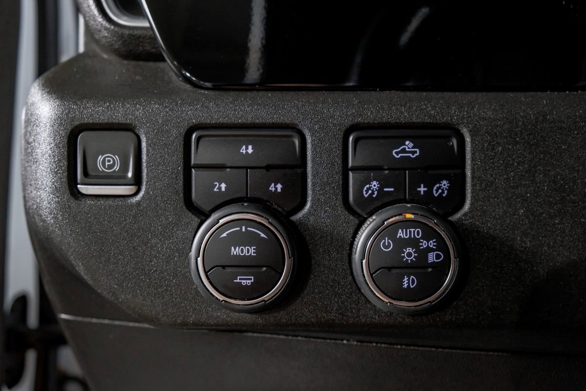 Used 2024 Chevrolet Silverado 2500 LT AWD/4WD image 25