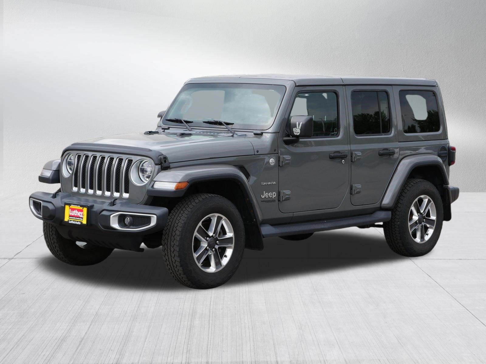 Used 2019 Jeep Wrangler Unlimited Sahara w/ Dual Top Group AWD/4WD image 3