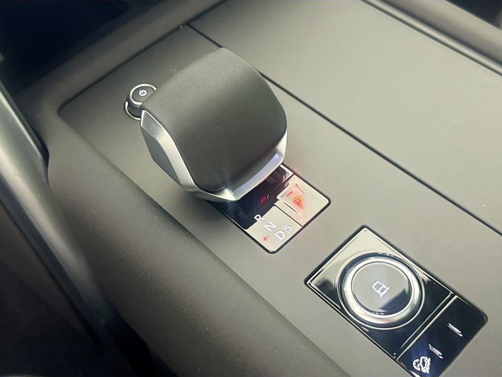 New 2026 Land Rover Discovery S AWD/4WD image 15