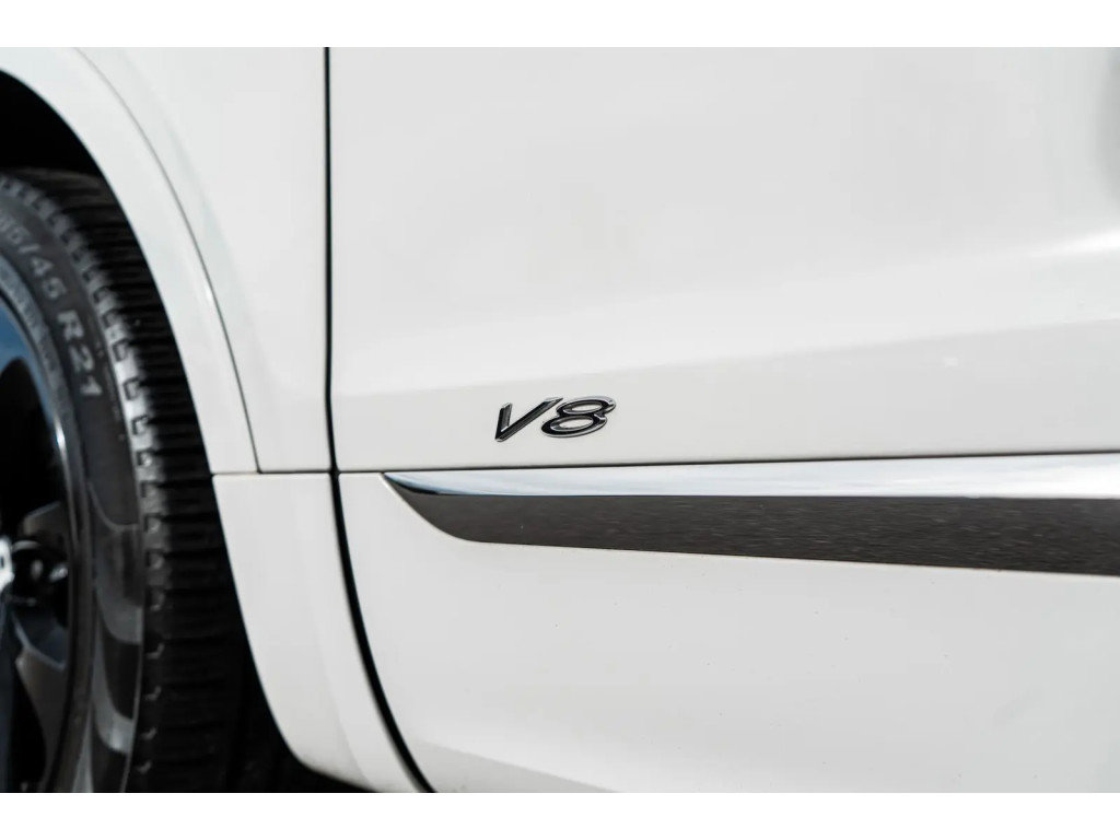 Certified 2022 Bentley Bentayga image 17