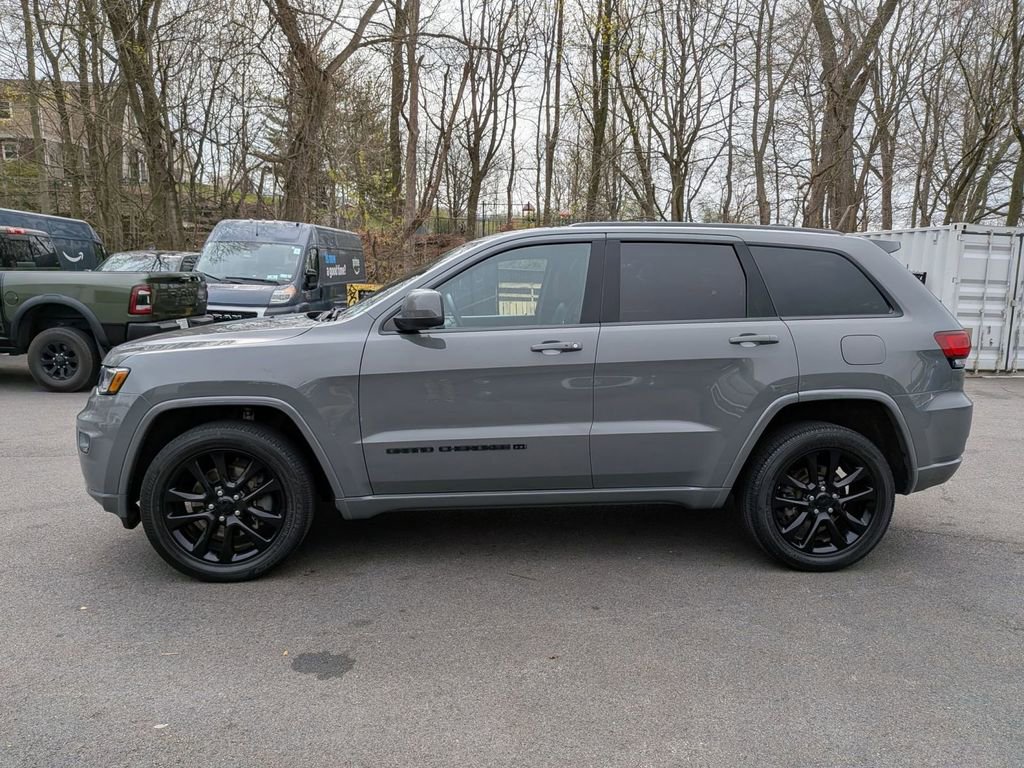Used 2022 Jeep Grand Cherokee Laredo X image 8