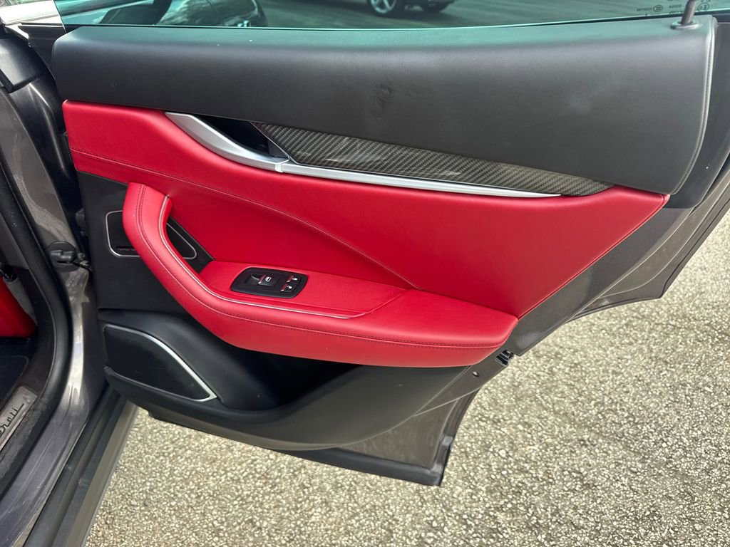 Used 2018 Maserati Levante GranSport image 16