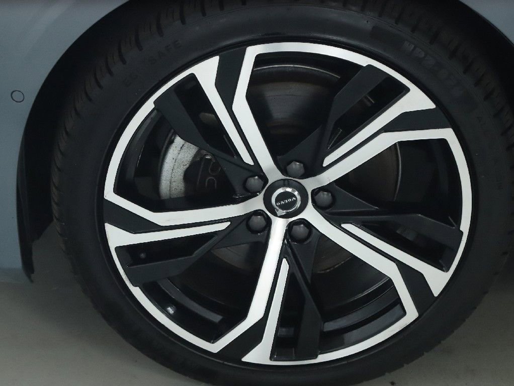 Used 2024 Volvo S60 B5 Plus FWD image 37