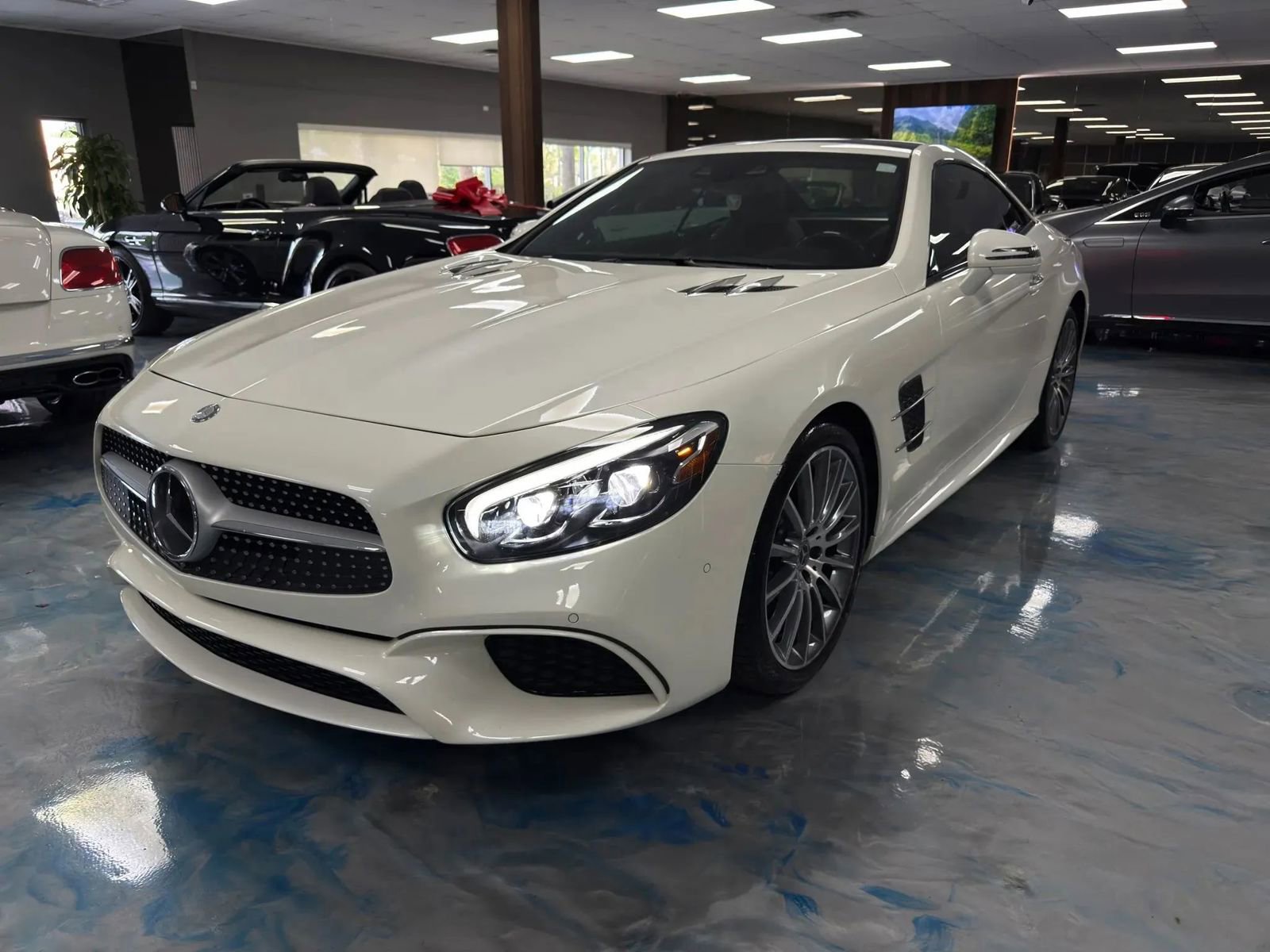 Used 2017 Mercedes-Benz SL 450 image 3