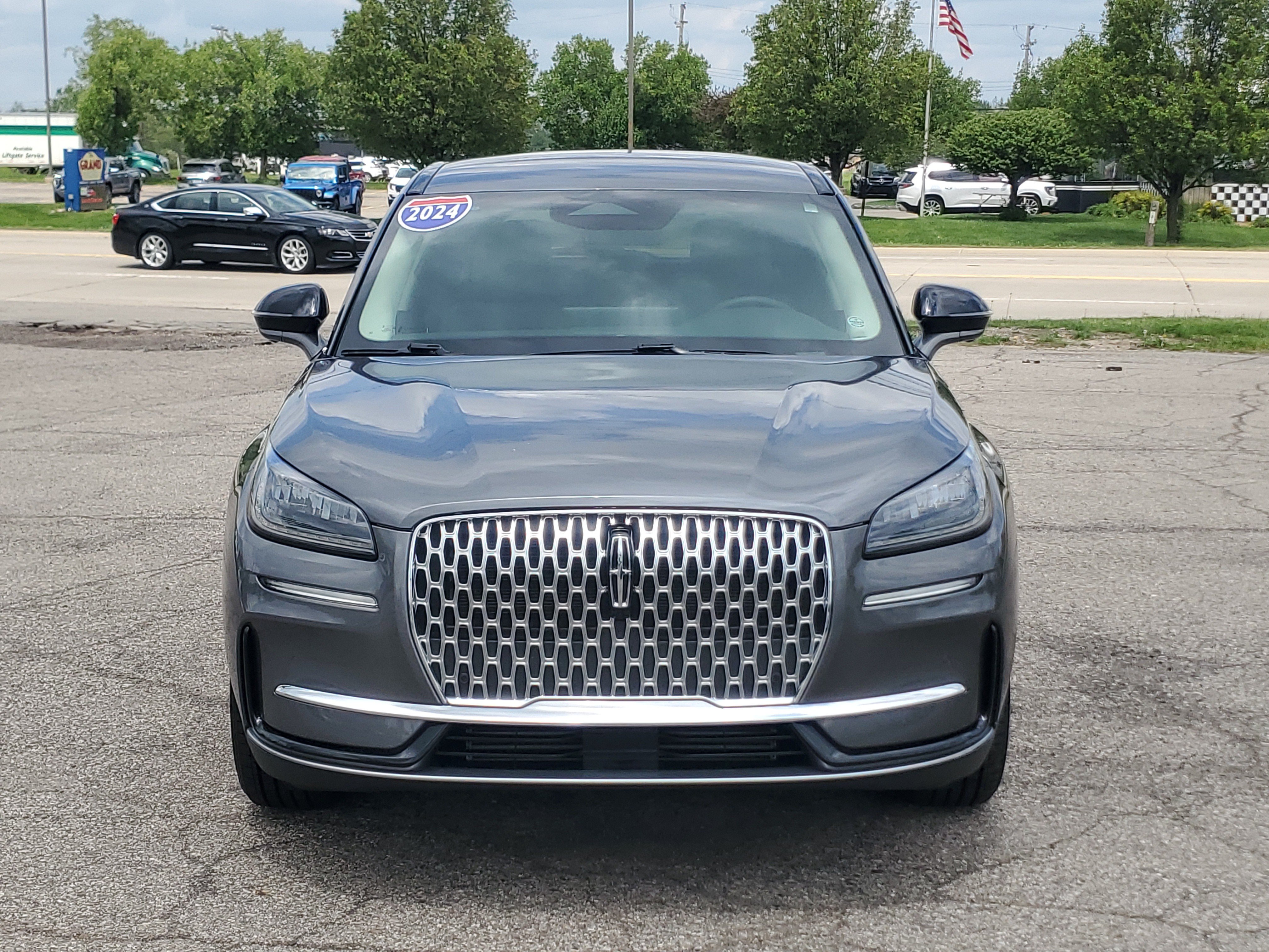 Certified 2024 Lincoln Corsair AWD w/ Equipment Group 101A image 2