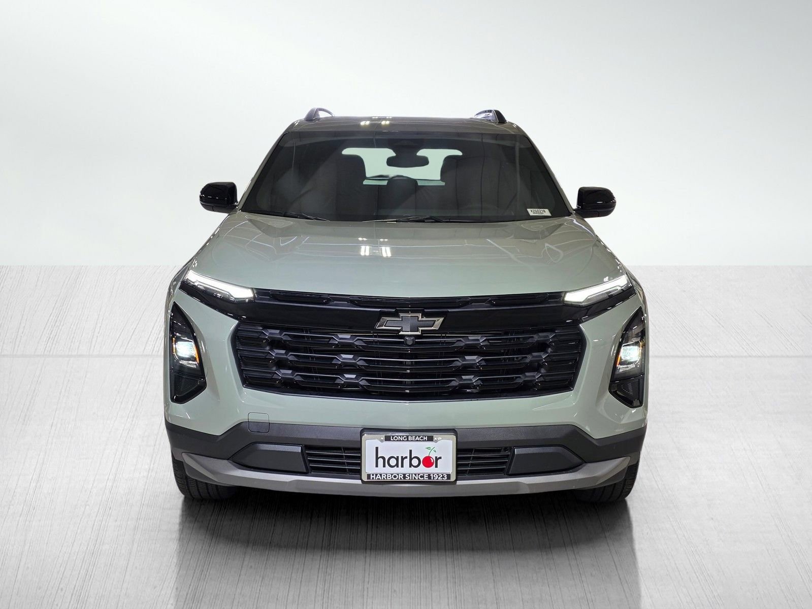 New 2026 Chevrolet Equinox LT w/ Convenience Package II AWD/4WD image 2
