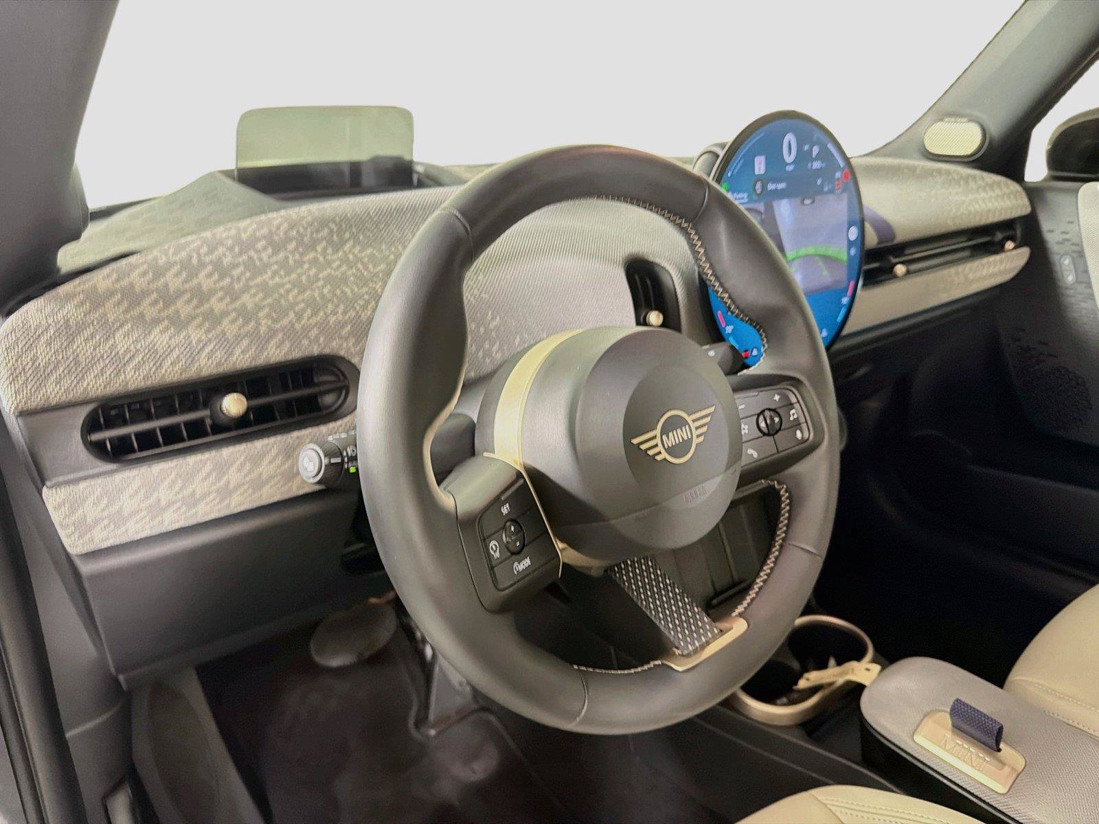Used 2025 MINI Cooper S FWD image 9