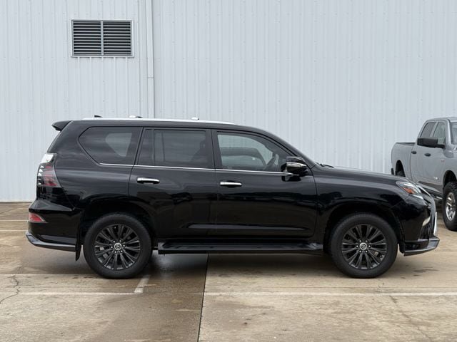 Used 2023 Lexus GX 460 Premium w/ Accessory Package AWD/4WD image 3