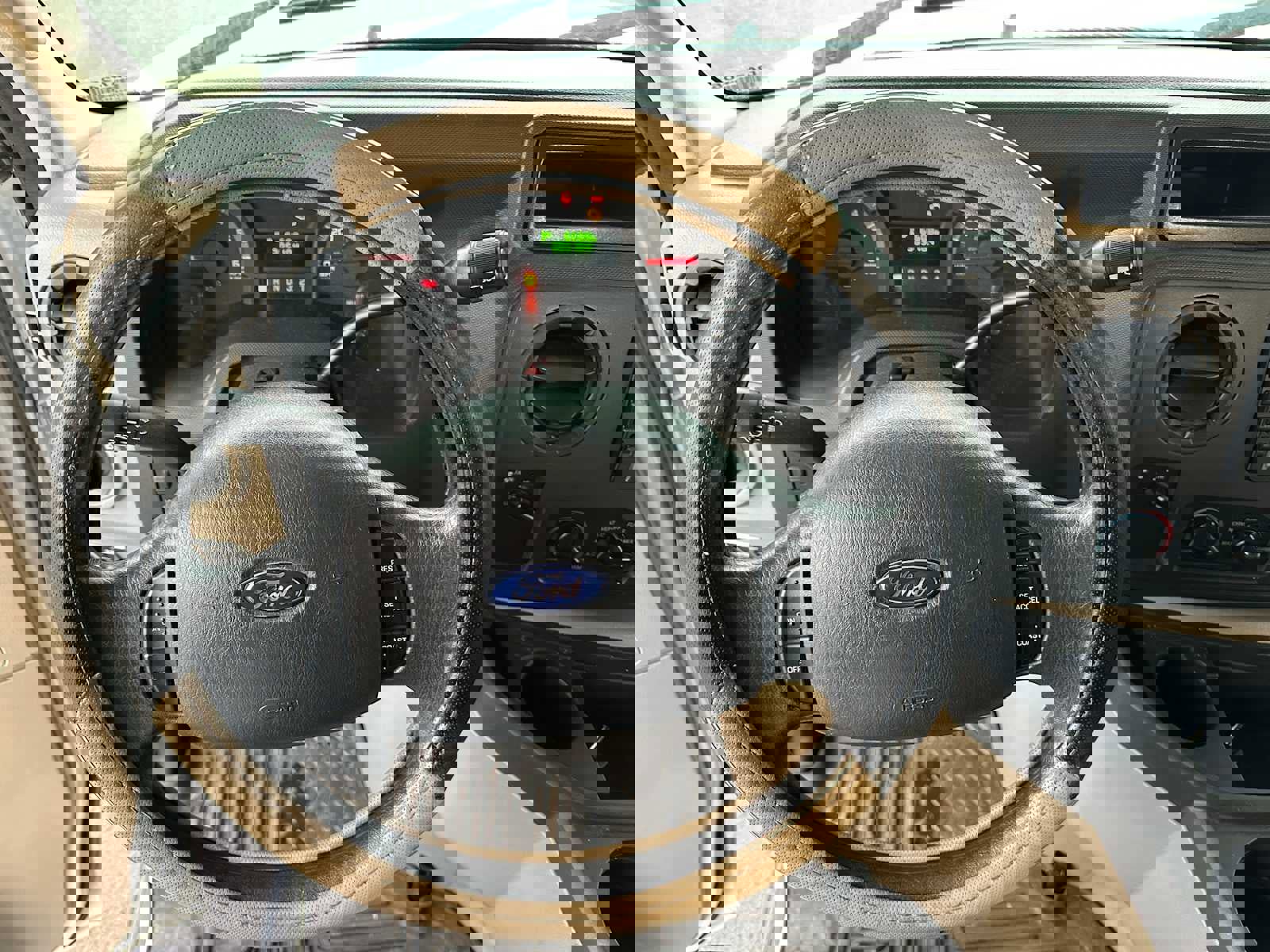 Used 2011 Ford E-450 and Econoline 450 Super Duty w/ Motorhome Prep Pkg image 36