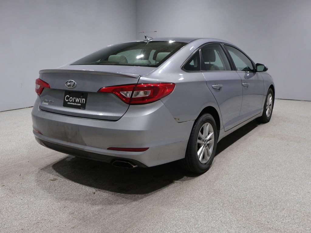 Used 2015 Hyundai Sonata SE FWD image 2