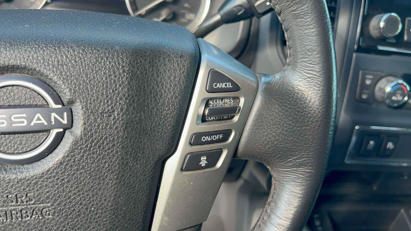 Used 2024 Nissan Titan SV w/ SV Convenience Package AWD/4WD image 14