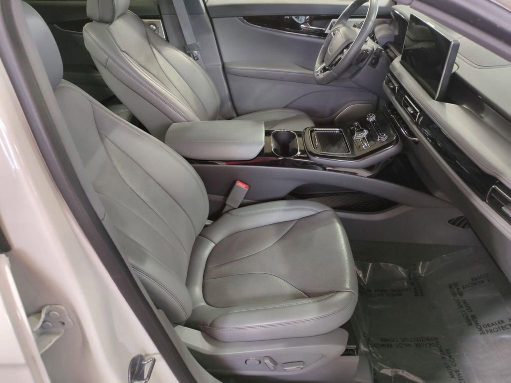 Certified 2022 Lincoln Nautilus Reserve w/ Equipment Group 202A image 32