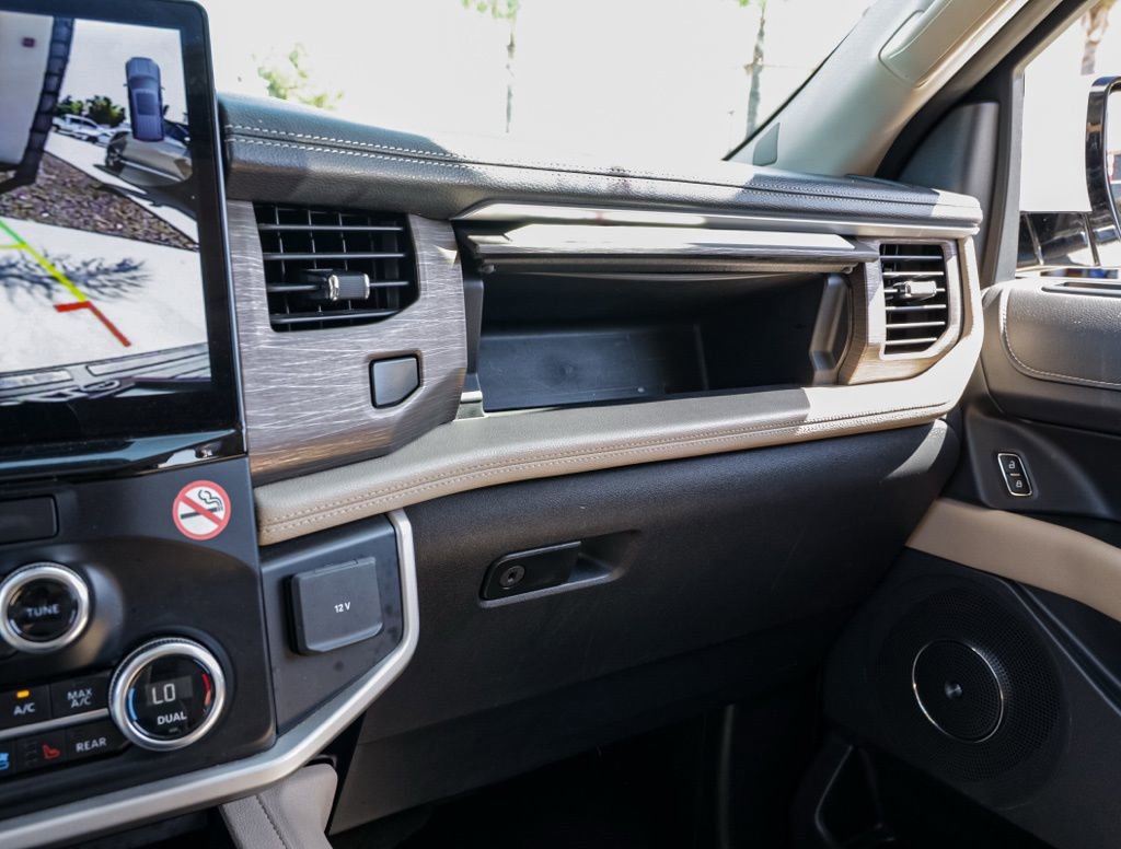 Used 2024 Ford Expedition Max Limited RWD image 30