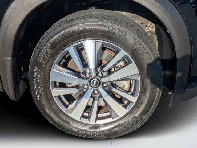 Used 2023 Nissan Pathfinder SL w/ Lighting Package (N92) image 9