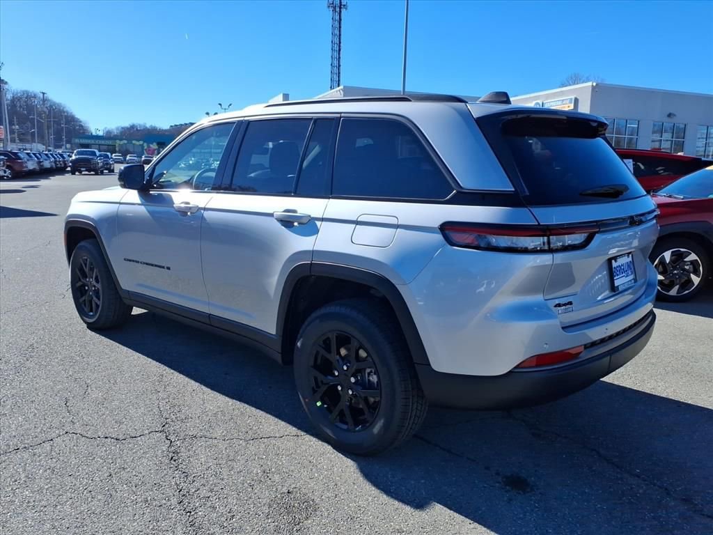 New 2026 Jeep Grand Cherokee Altitude image 6