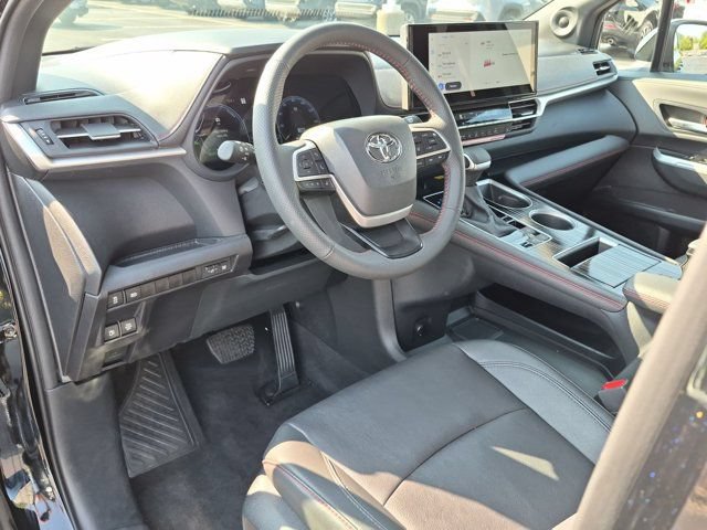 Certified 2026 Toyota Sienna XSE AWD/4WD image 4