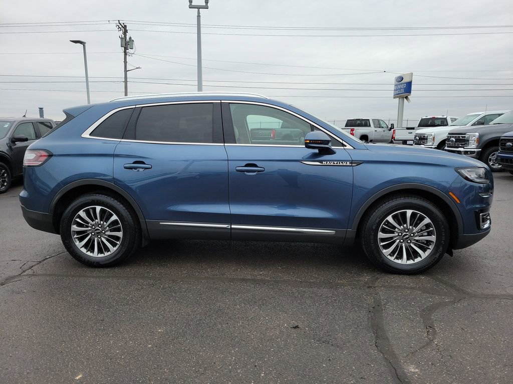 Certified 2019 Lincoln Nautilus Select image 3