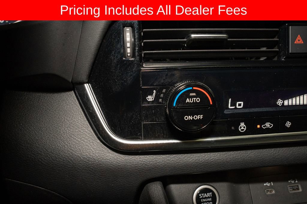 Used 2022 Nissan Rogue SV w/ SV Premium Package FWD image 16