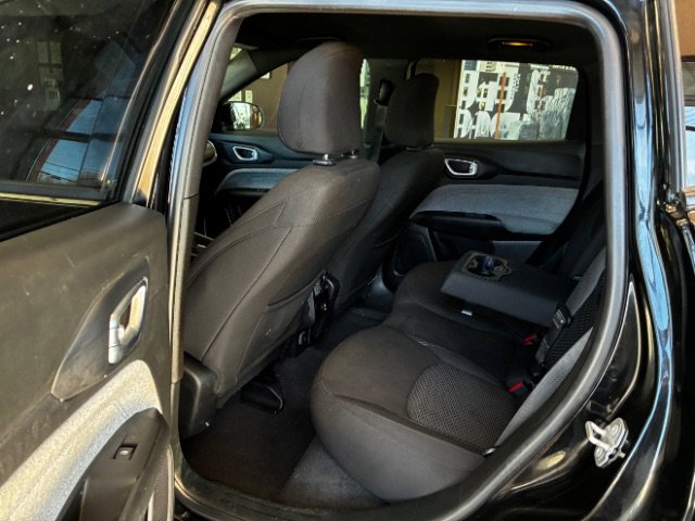 Used 2025 Jeep Compass Sport image 30