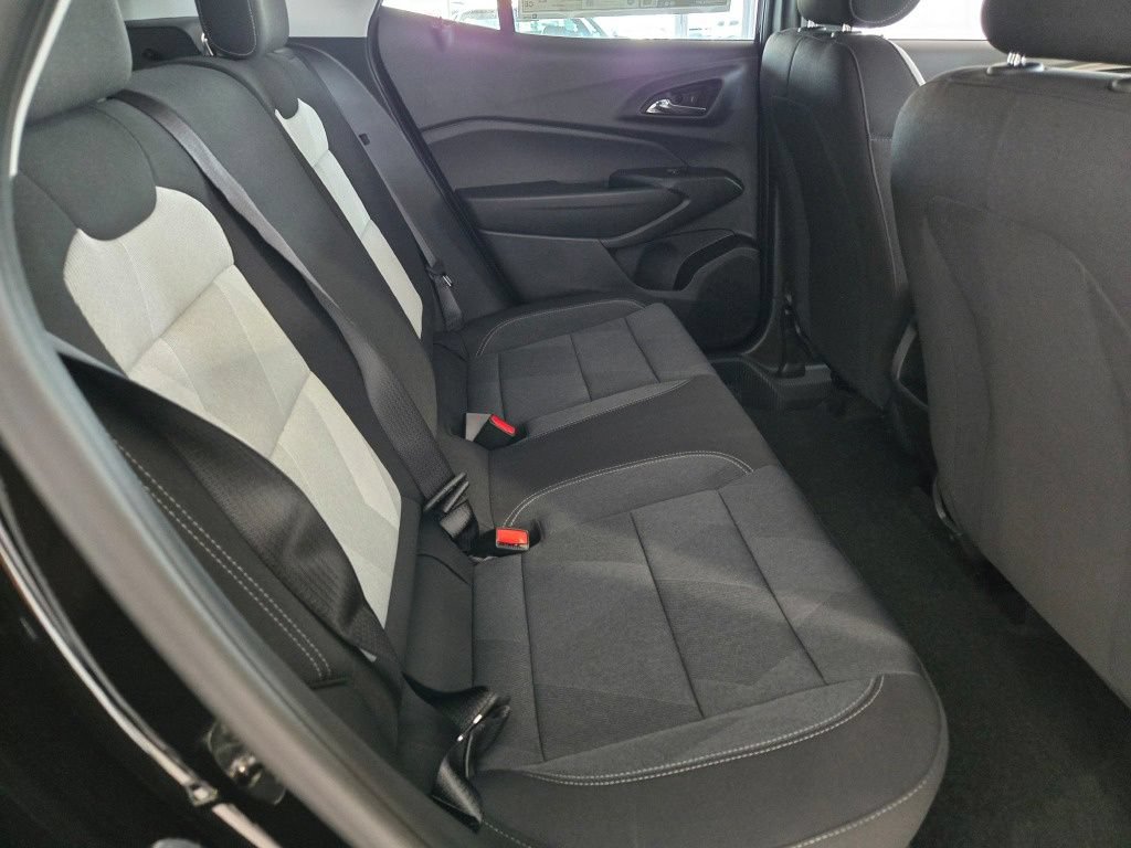 New 2026 Chevrolet Trax LS w/ LS Convenience Package FWD image 8