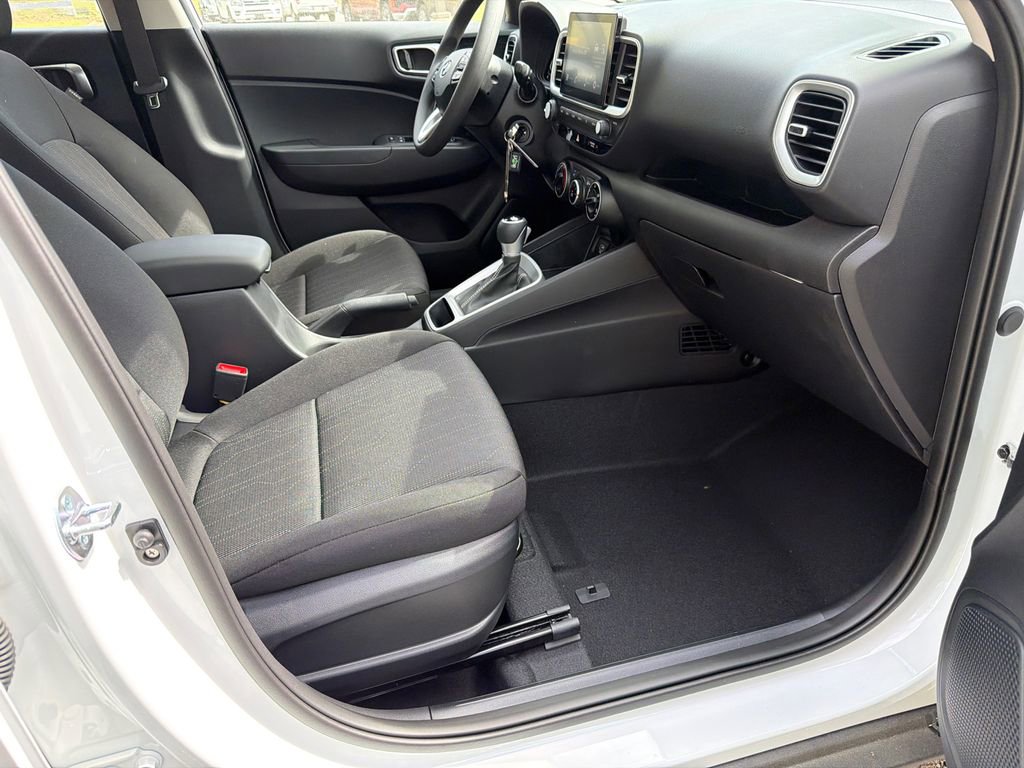 New 2026 Hyundai Venue SE image 13