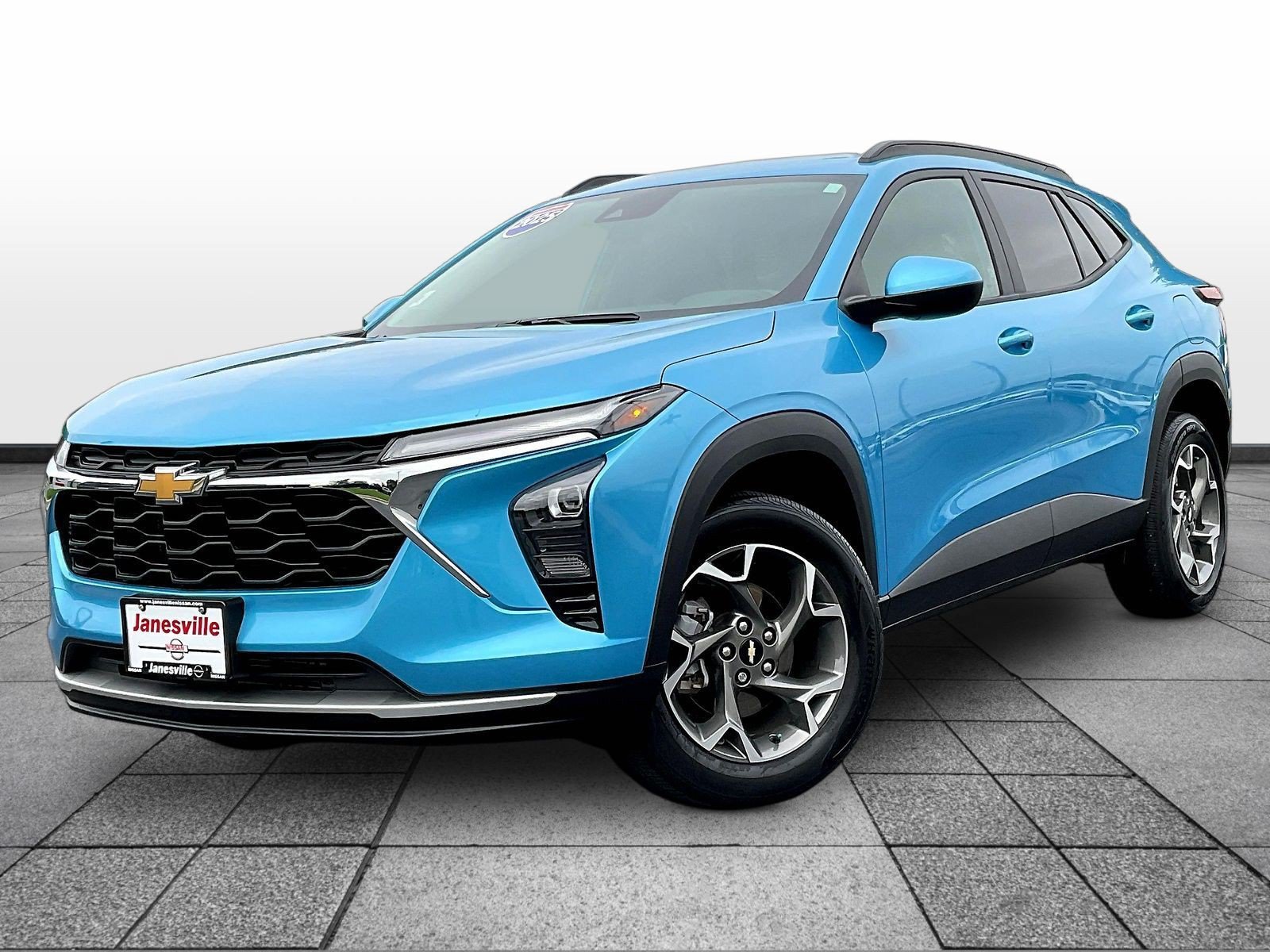 Used 2025 Chevrolet Trax LT w/ Driver Confidence Package FWD image 3