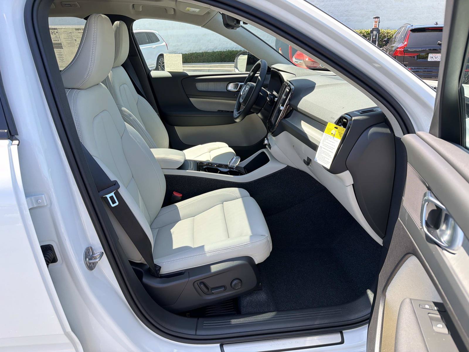 New 2026 Volvo XC40 B5 Plus w/ Protection Package Premier AWD/4WD image 20