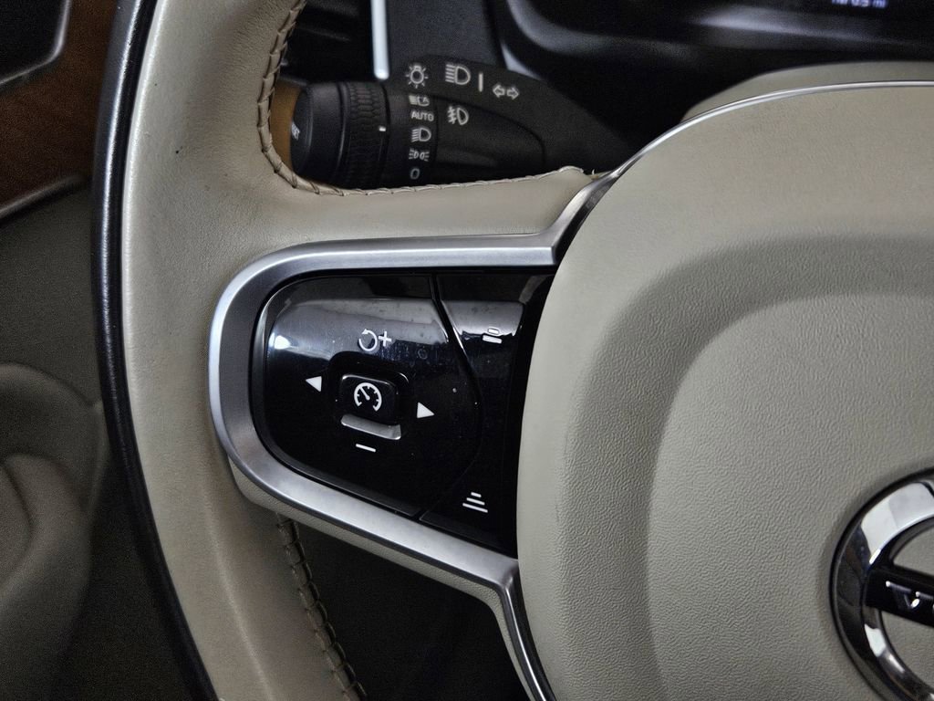 Used 2022 Volvo XC90 T6 Momentum w/ Advanced Package image 19