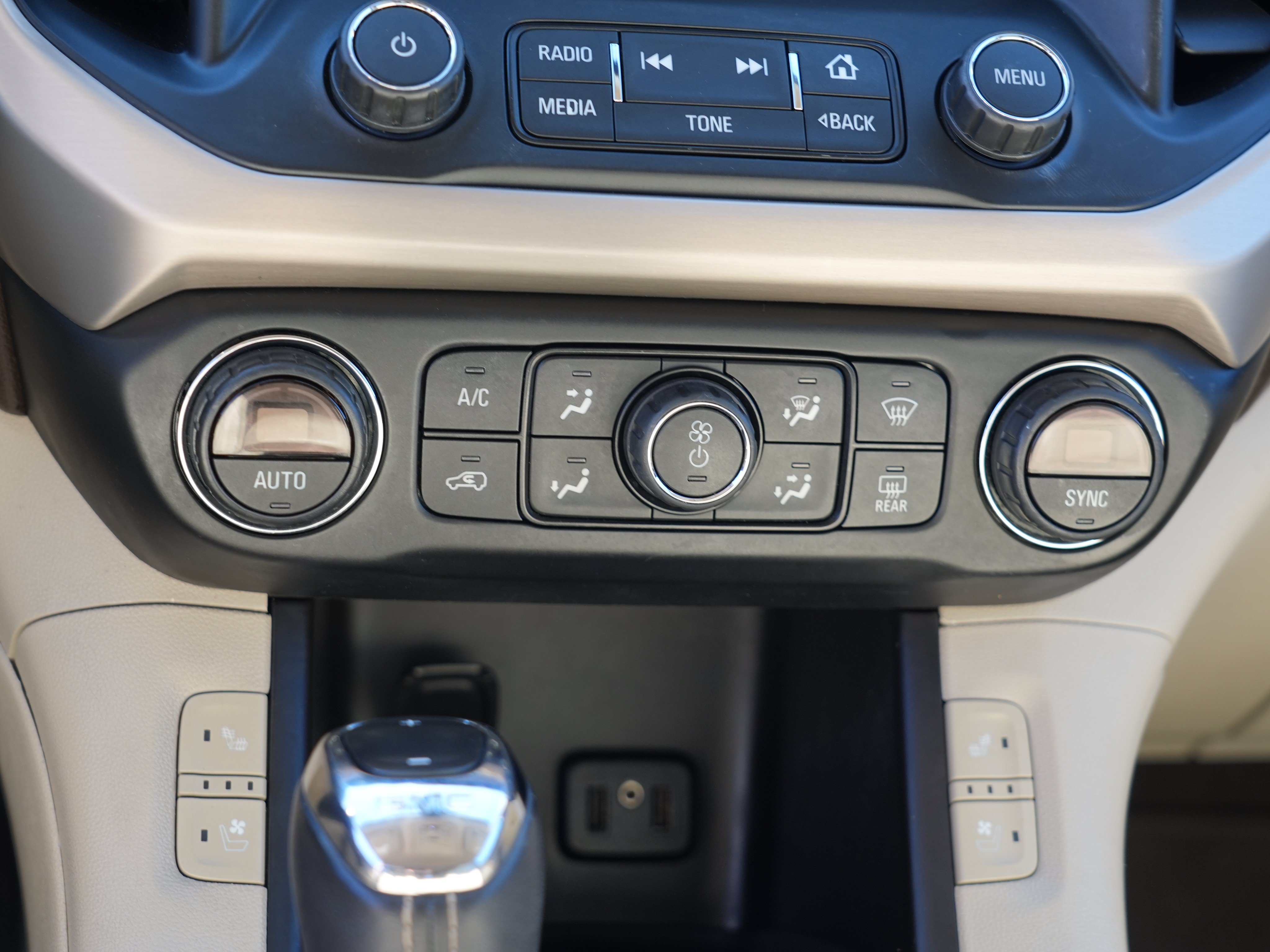 Used 2019 GMC Acadia Denali FWD image 25