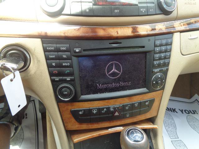 Used 2009 Mercedes-Benz E 350 4MATIC Sedan image 29