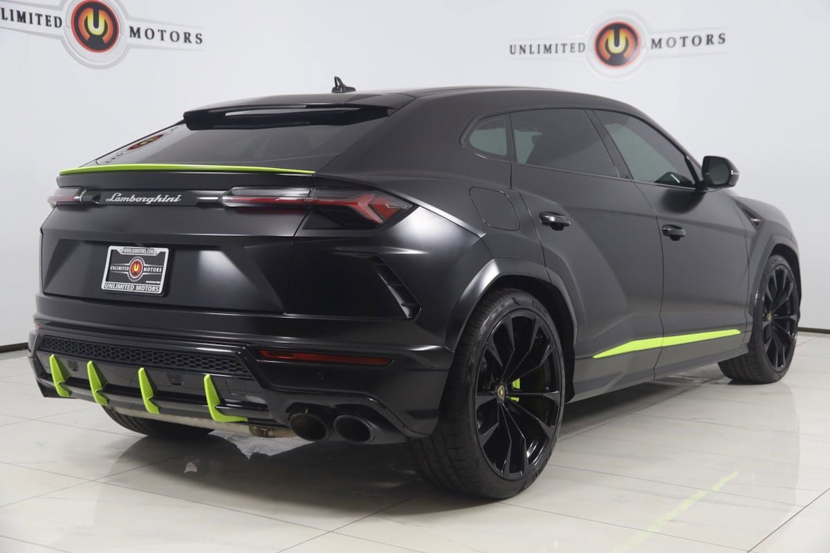 Used 2022 Lamborghini Urus AWD/4WD image 3