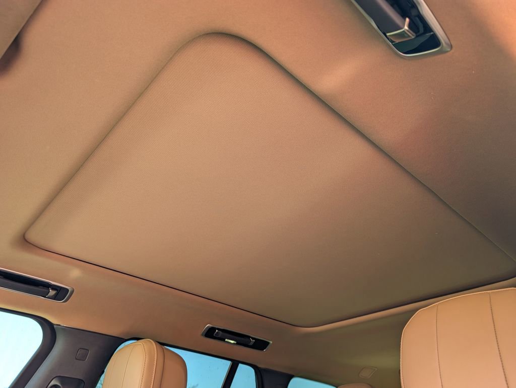 Used 2023 Land Rover Range Rover SE image 17