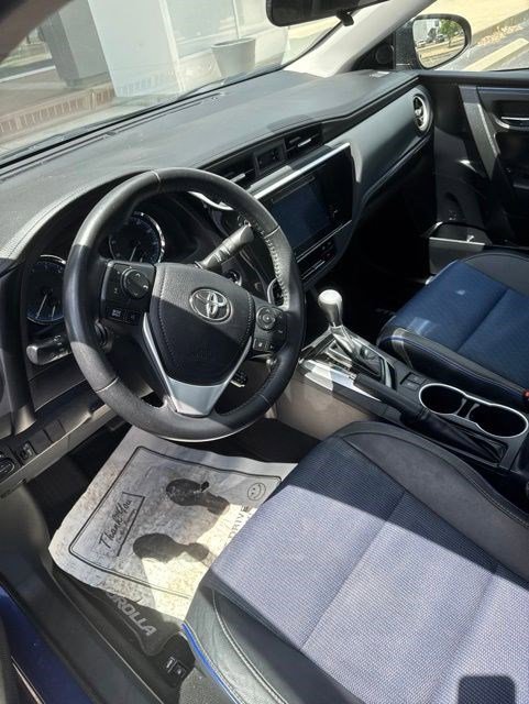 Used 2019 Toyota Corolla SE w/ SE Premium Package FWD image 8