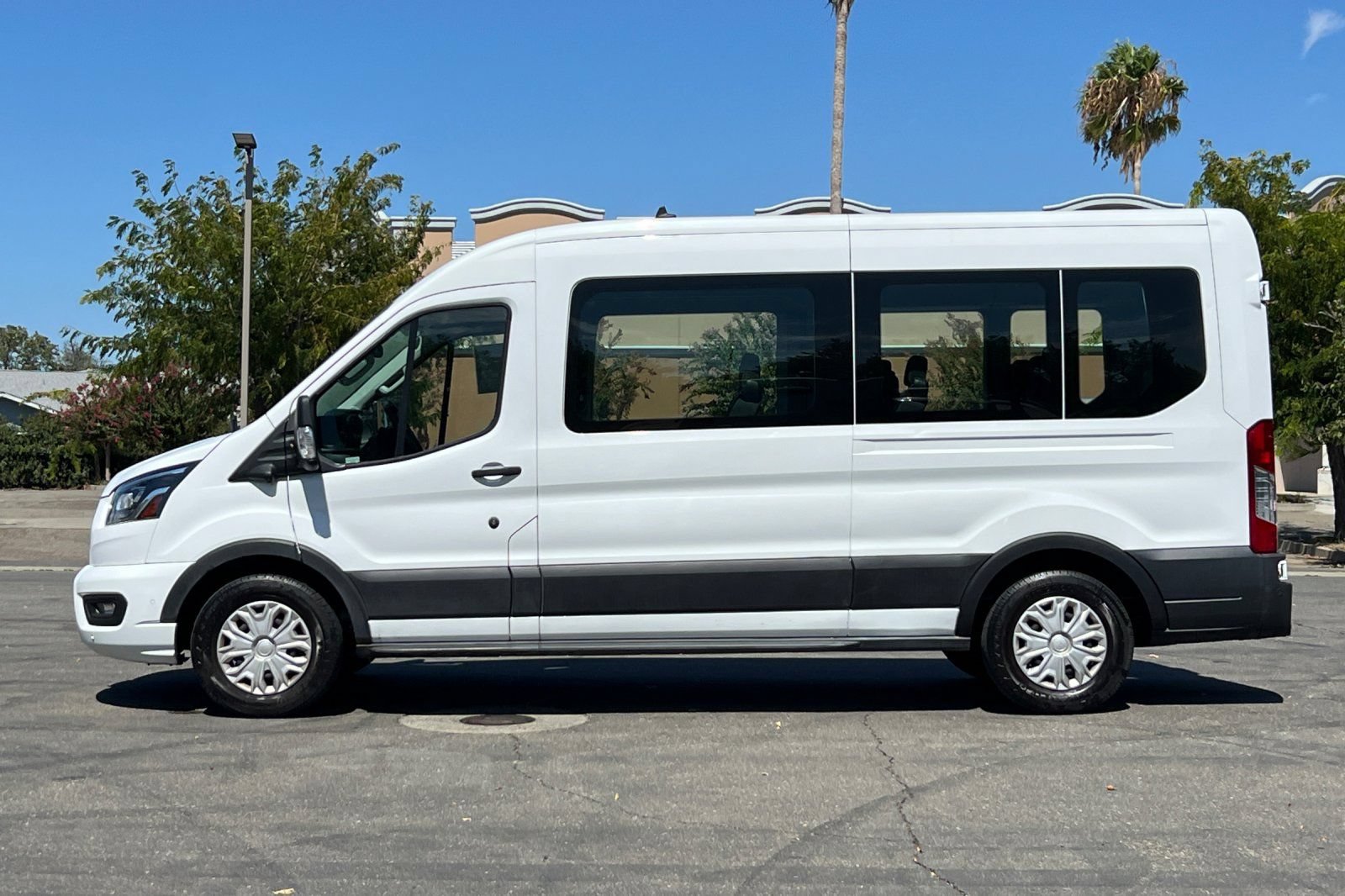 Used 2023 Ford Transit 350 XLT RWD image 14