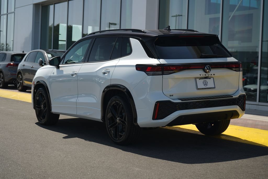 New 2026 Volkswagen Tiguan SE R-Line FWD image 3