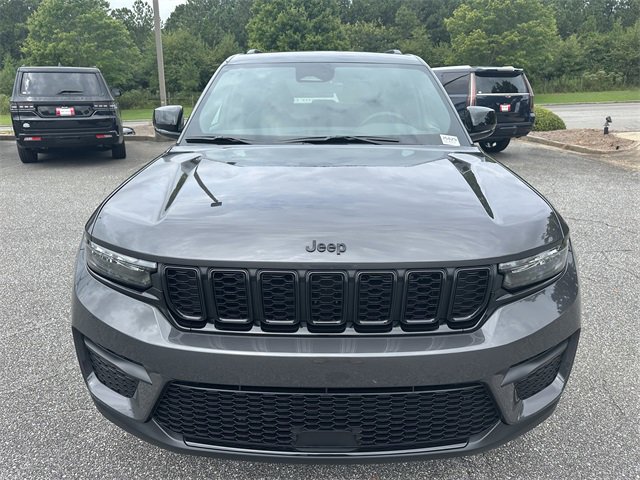 New 2025 Jeep Grand Cherokee Altitude image 30