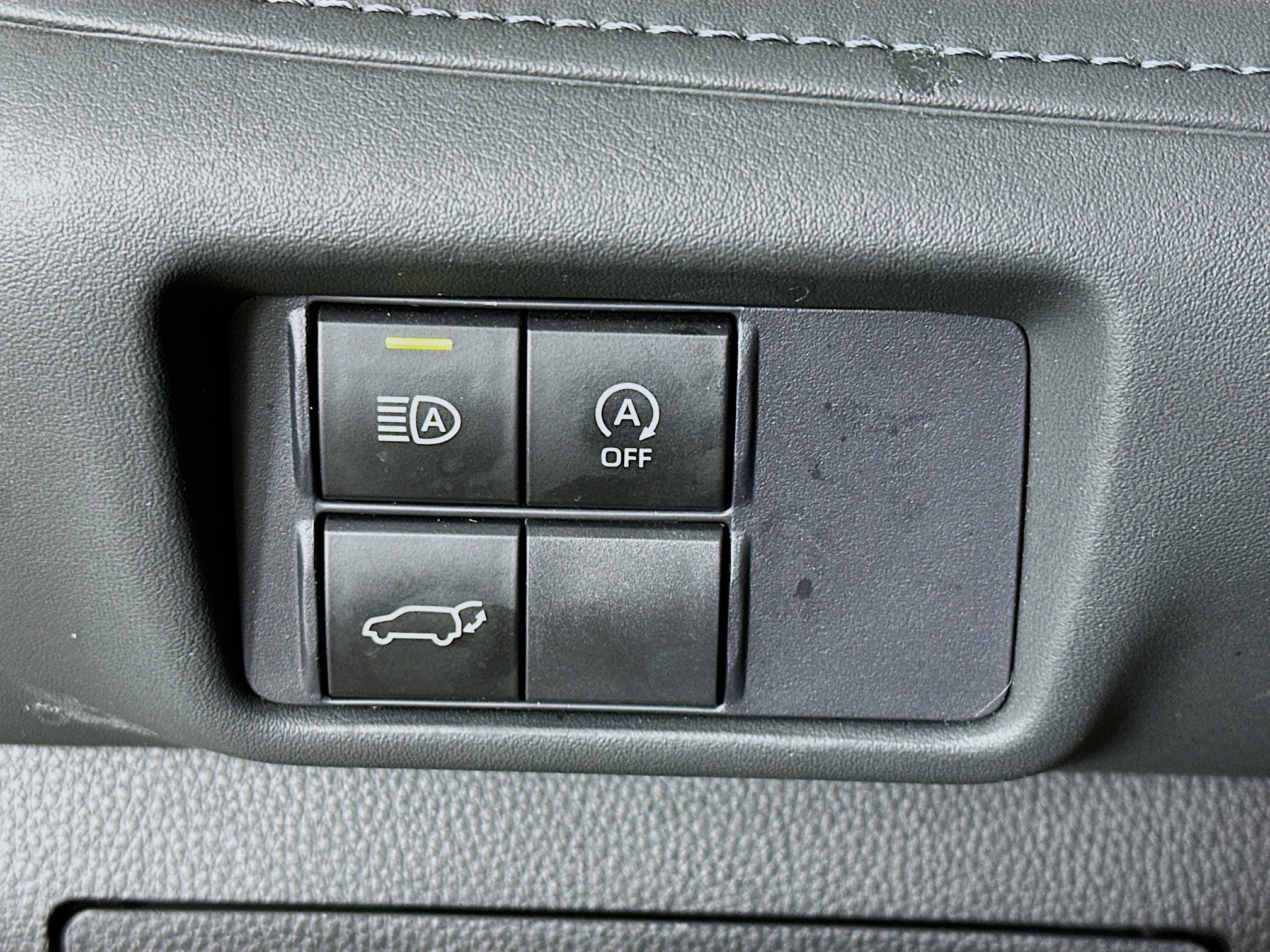 Used 2024 Toyota Highlander LE image 17