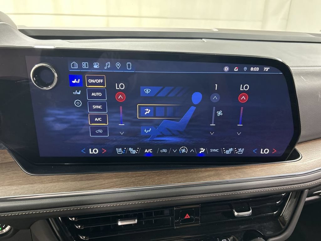 Certified 2025 Chevrolet Suburban High Country AWD/4WD image 16