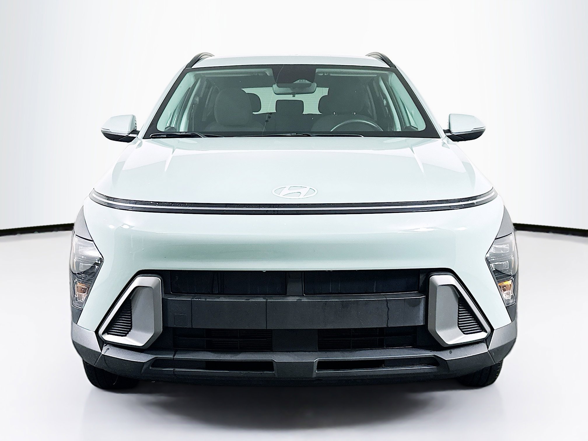 Used 2025 Hyundai Kona SEL image 2