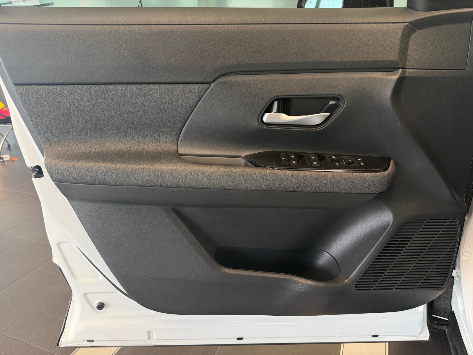 Used 2026 Nissan Kicks SV w/ SV Premium Package FWD image 29